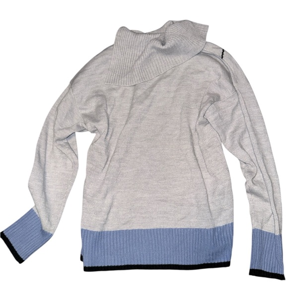 St. John's Bay Blue and Gray Argyle Turtleneck Sweater - Picture 4 of 4